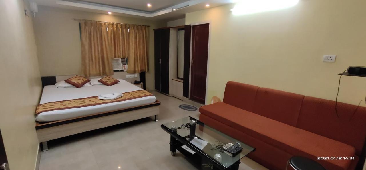 Hotel Royal Residency Силигури Экстерьер фото