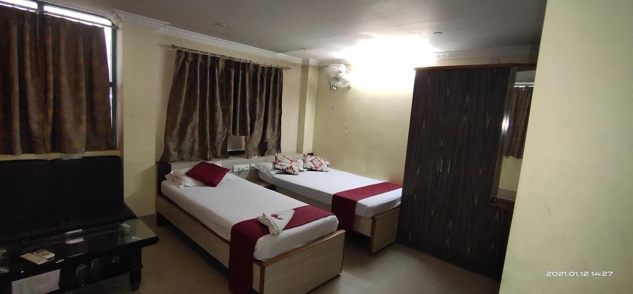 Hotel Royal Residency Силигури Экстерьер фото