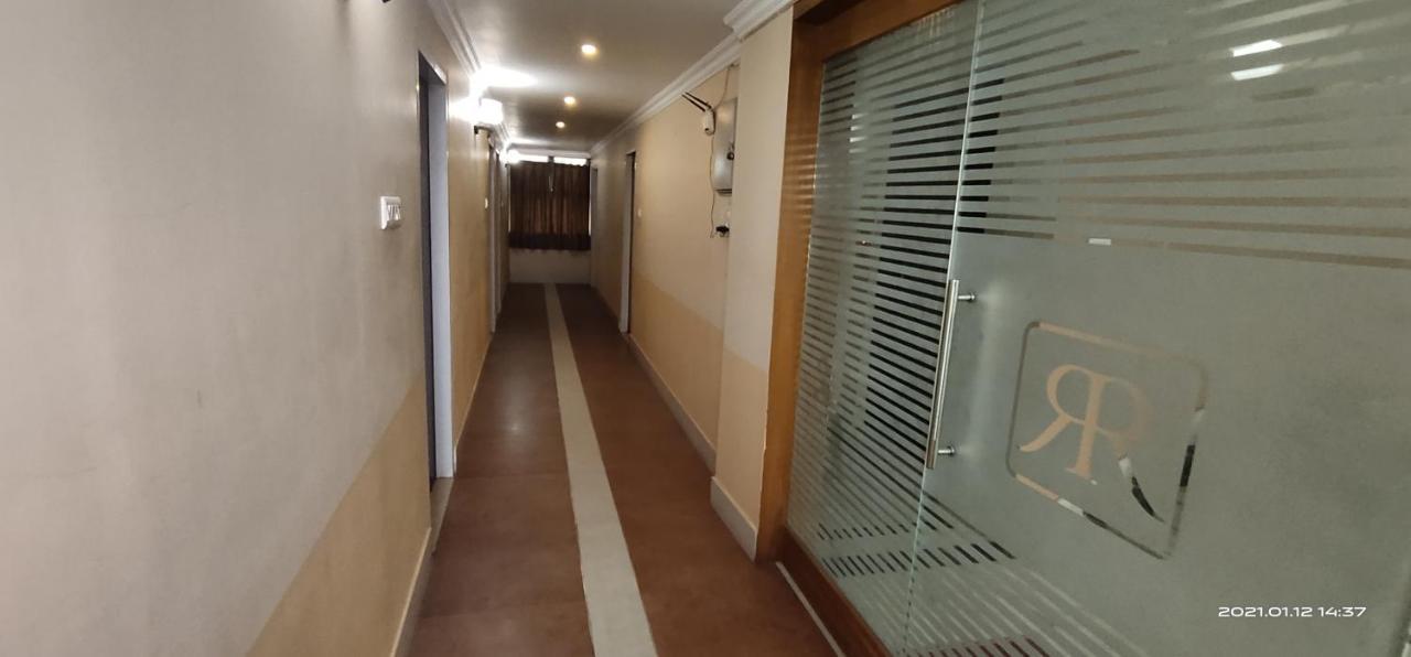 Hotel Royal Residency Силигури Экстерьер фото