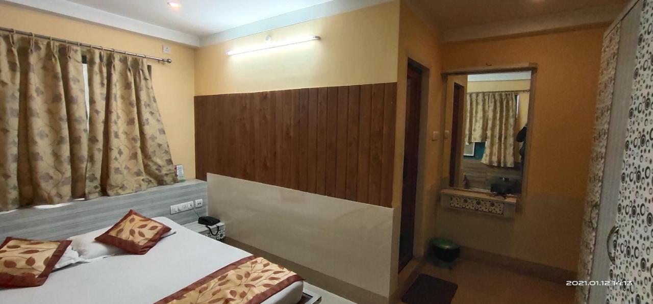 Hotel Royal Residency Силигури Экстерьер фото